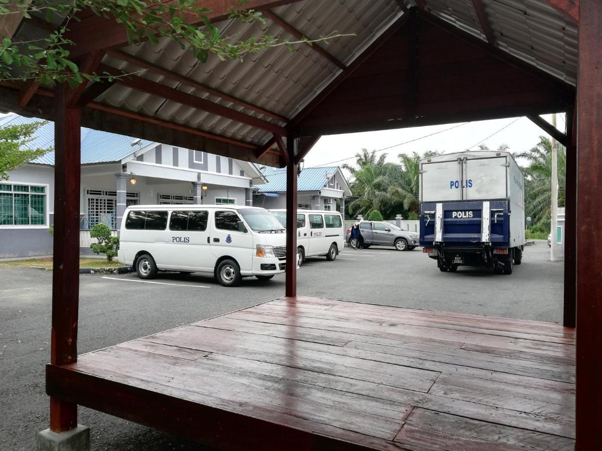 Homestay Hj Esmon Parit Raja Uthm Batu Pahat Exteriör bild